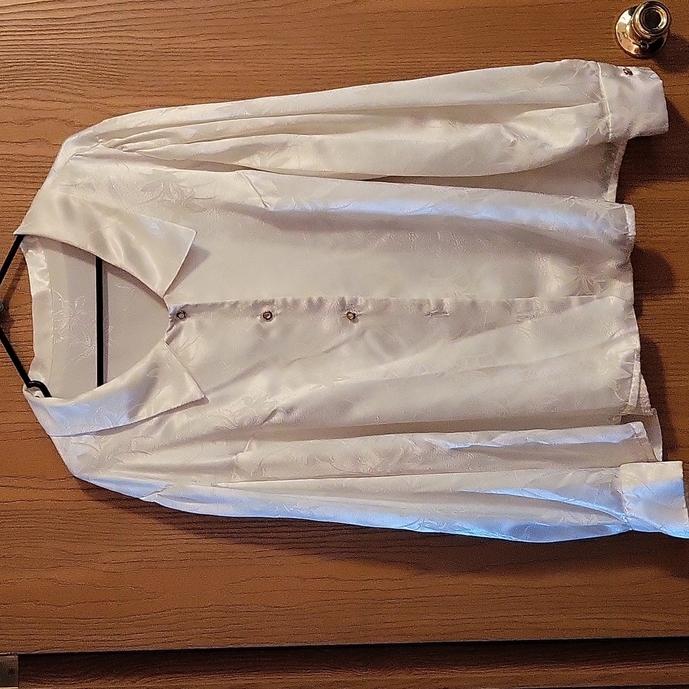 Beautiful Satin/Silk unbranded blouse 👚